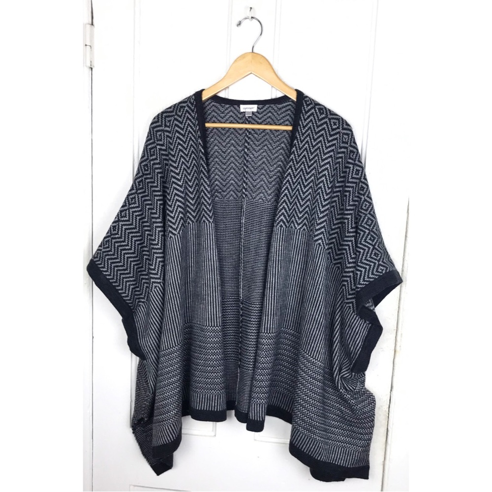 Avenue : size one size : oversized gray zig-zag striped print fall open cardigan